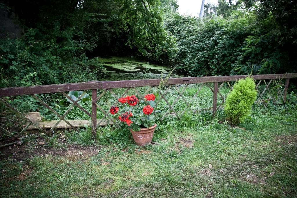 Bed and Breakfast Domaine Le Chec Saint-Ost Экстерьер фото